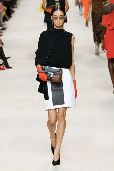 Look 26